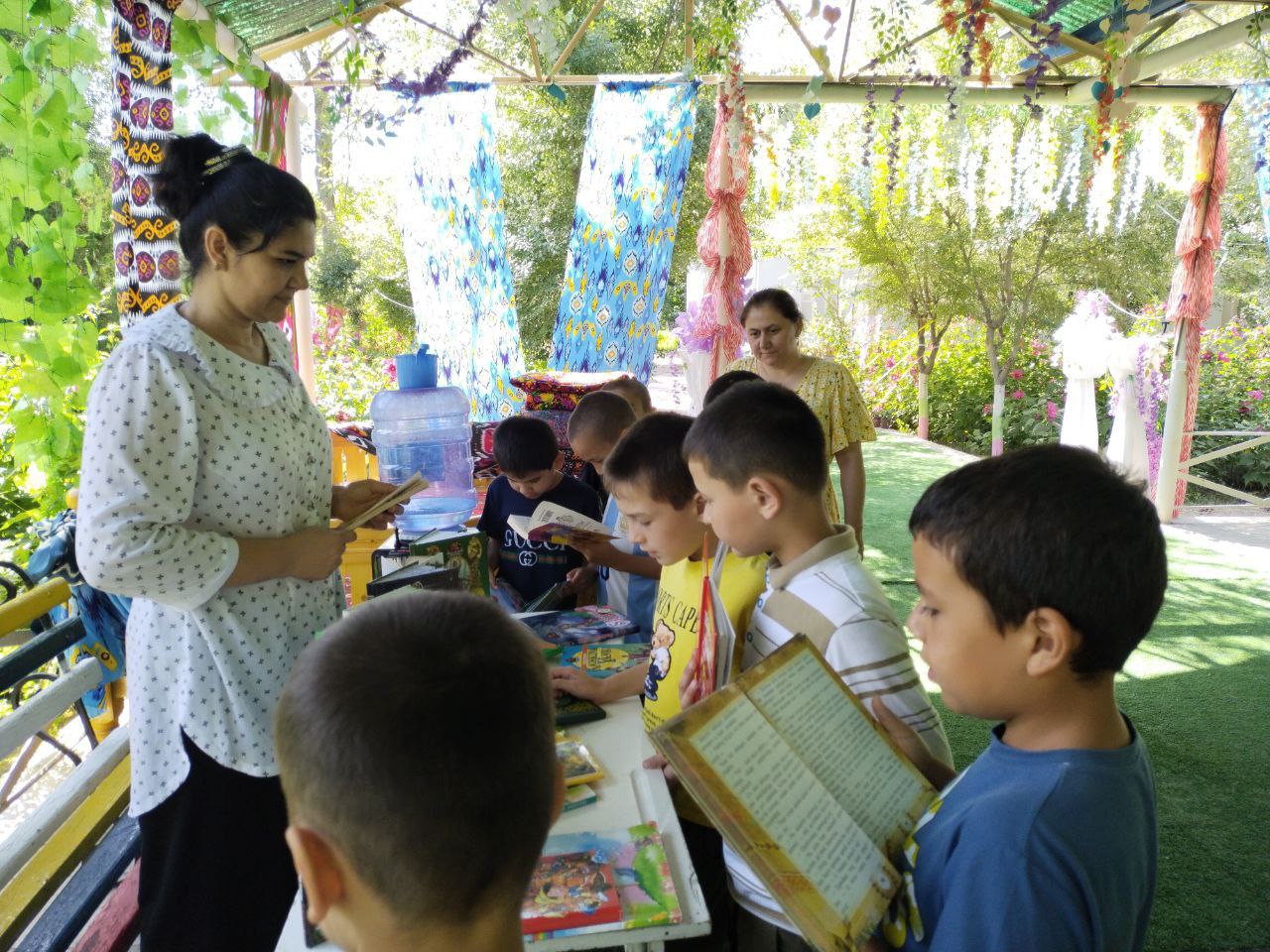 "Sog'lom avlod" bolalar yozgi oromgohida kitob taqdimoti o'tkazildi.