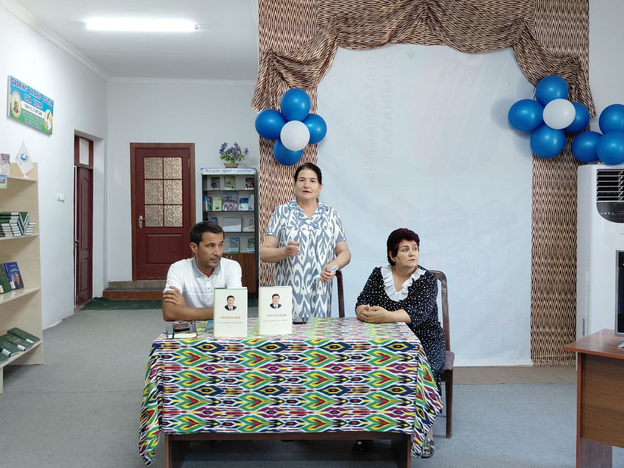 "Siyosiy ma'rifiy soat"