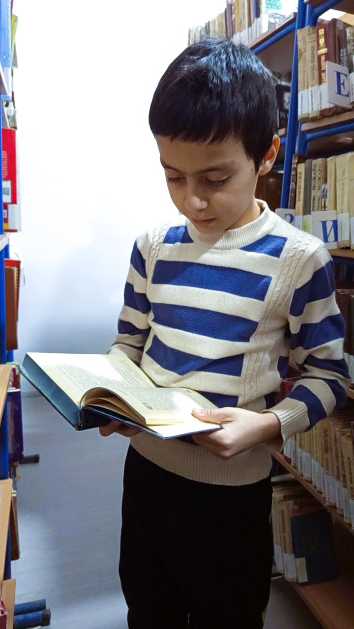 Bilim — nur, kitob esa unga eltuvchi yo‘ldir. 📖💡