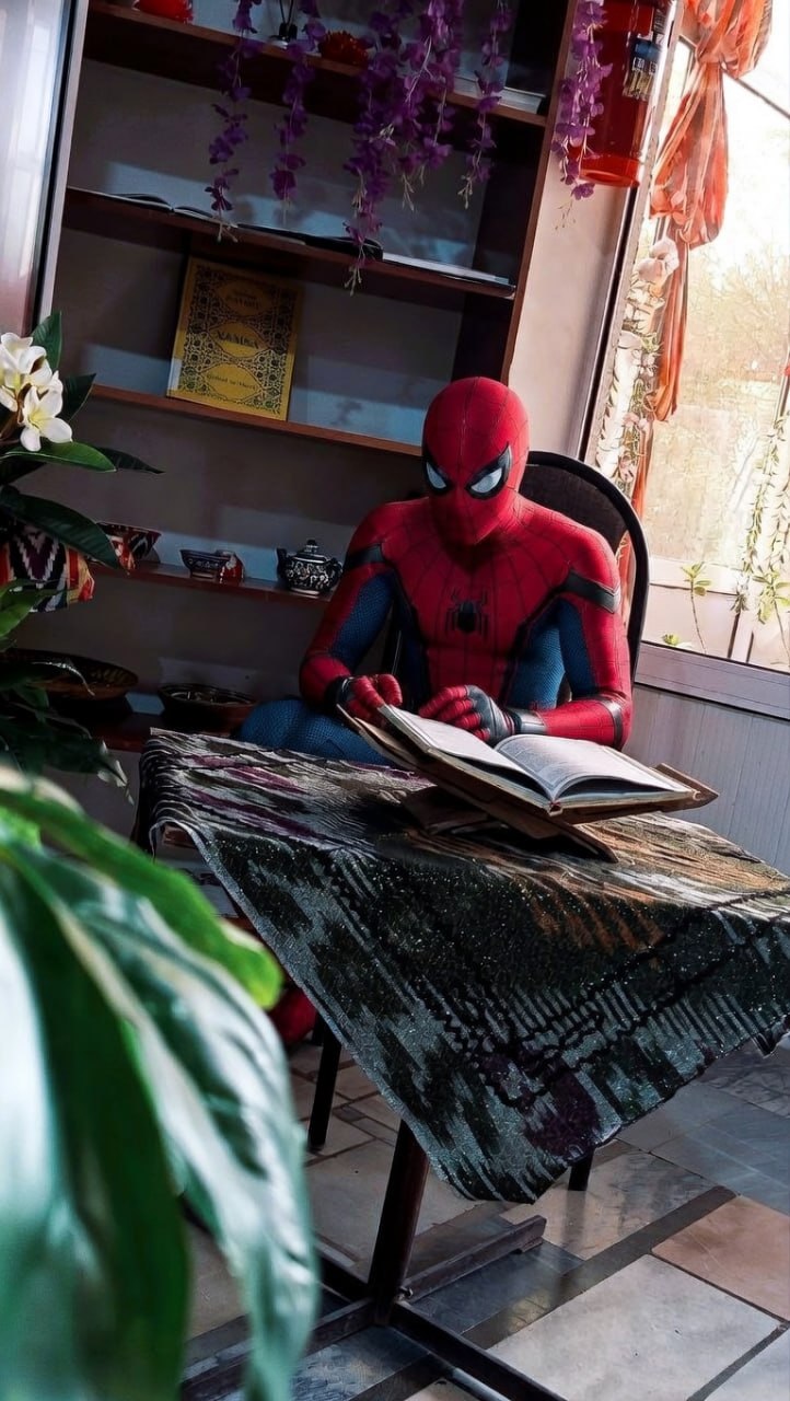 Marvel qahramonlari ham kutubxonada! 🕷📚